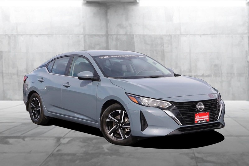 Nissan Sentra Vehicle Image 02
