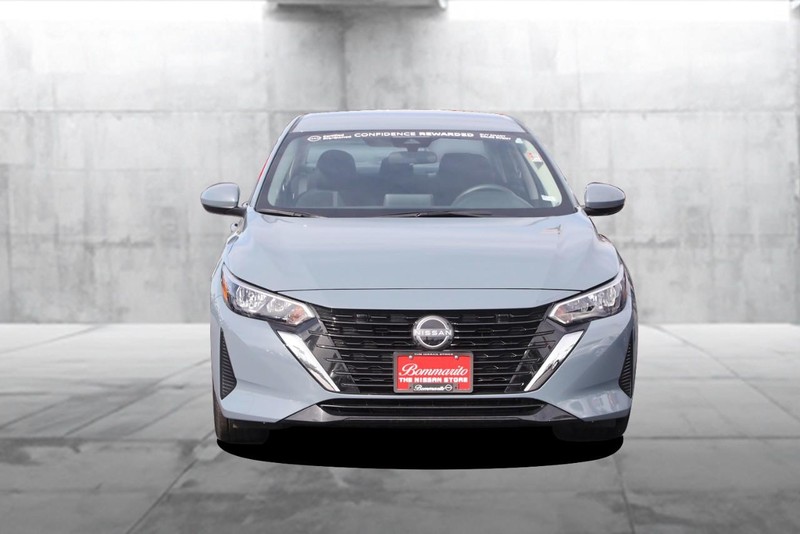 Nissan Sentra Vehicle Image 04