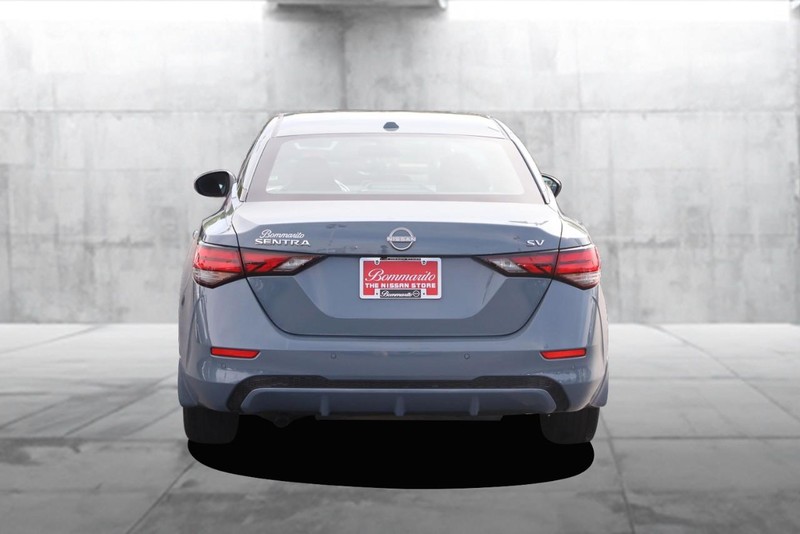 Nissan Sentra Vehicle Image 06