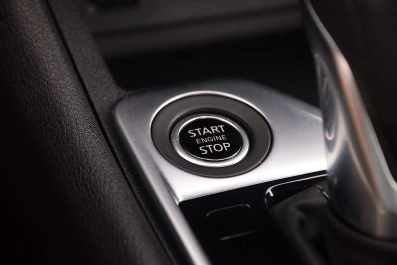 Nissan Sentra Vehicle Image 18