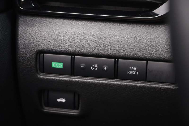 Nissan Sentra Vehicle Image 19