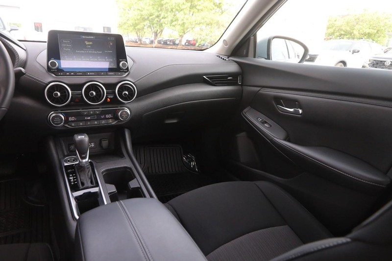 Nissan Sentra Vehicle Image 26