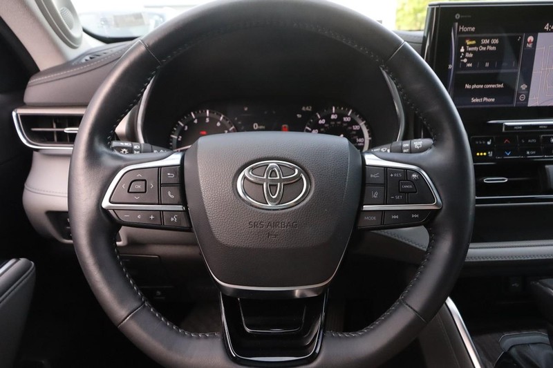 Toyota Highlander Vehicle Image 13