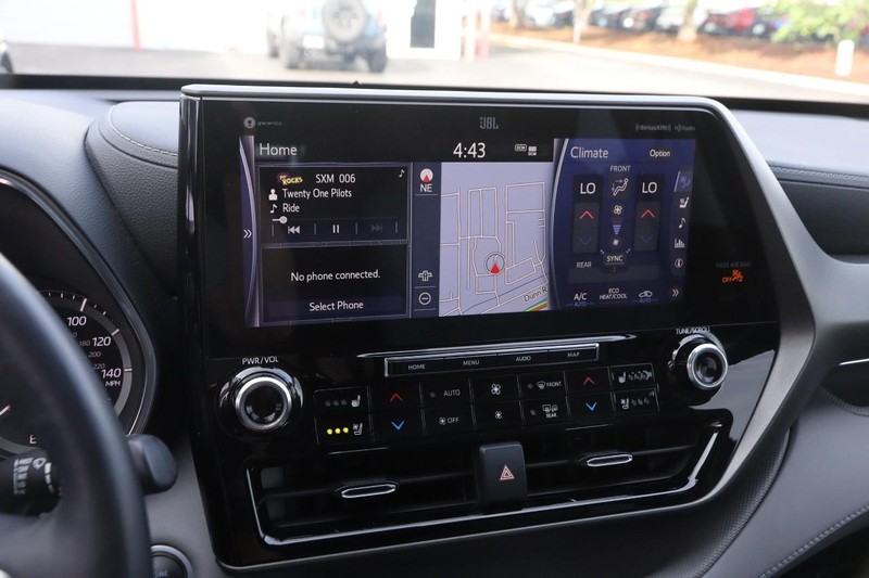 Toyota Highlander Vehicle Image 18
