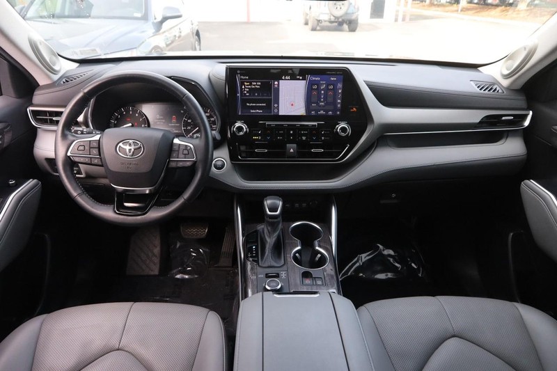 Toyota Highlander Vehicle Image 24
