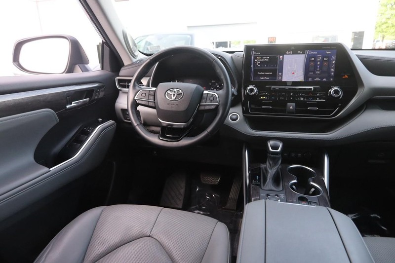 Toyota Highlander Vehicle Image 25
