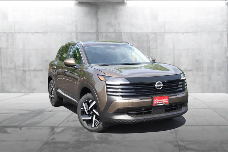 Nissan Kicks Vehicle Image 02