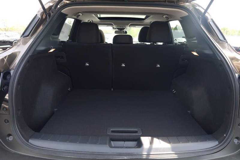 Nissan Kicks Vehicle Image 07