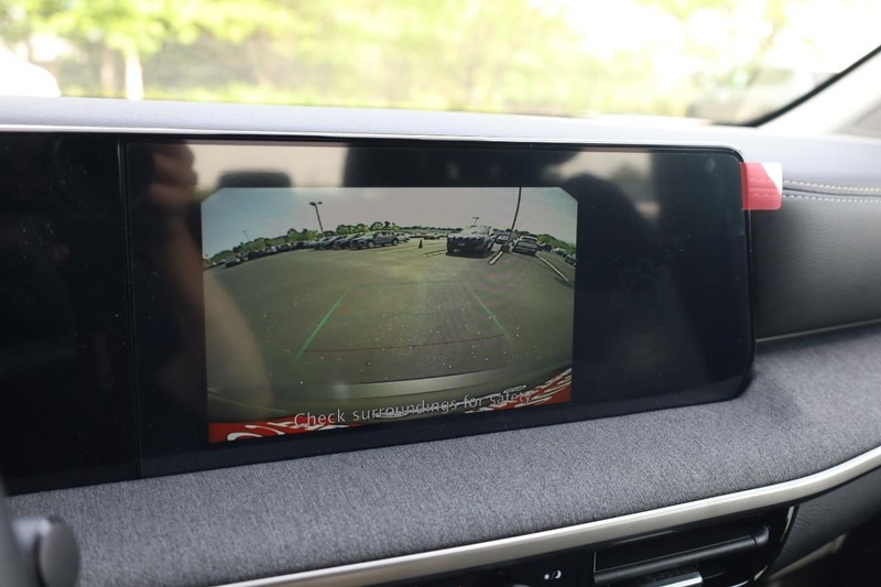 Nissan Kicks Vehicle Image 13