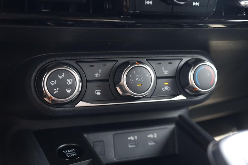 Nissan Kicks Vehicle Image 15