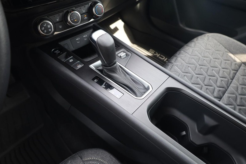 Nissan Kicks Vehicle Image 17