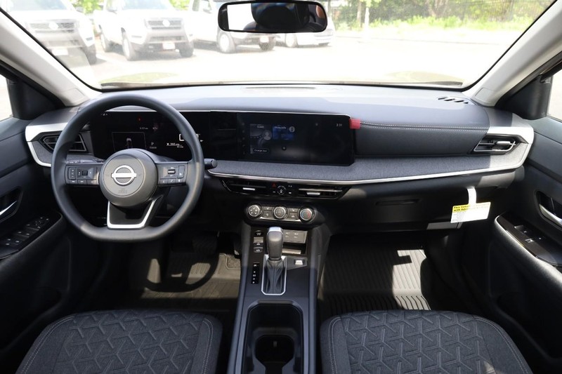 Nissan Kicks Vehicle Image 22