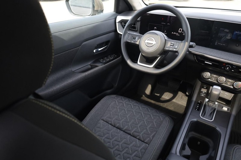 Nissan Kicks Vehicle Image 23