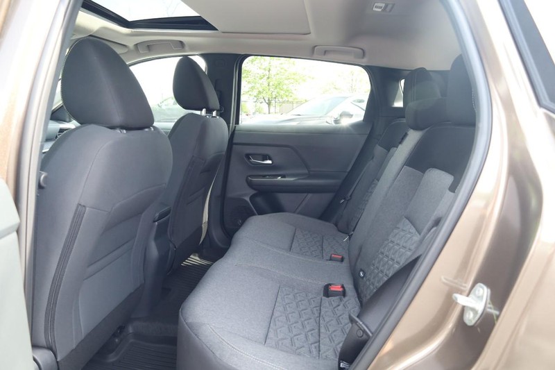 Nissan Kicks Vehicle Image 24