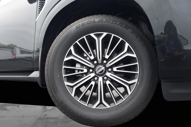 Nissan Armada Vehicle Image 03