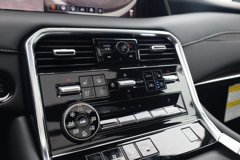 Nissan Armada Vehicle Image 14