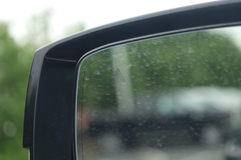 Nissan Armada Vehicle Image 19