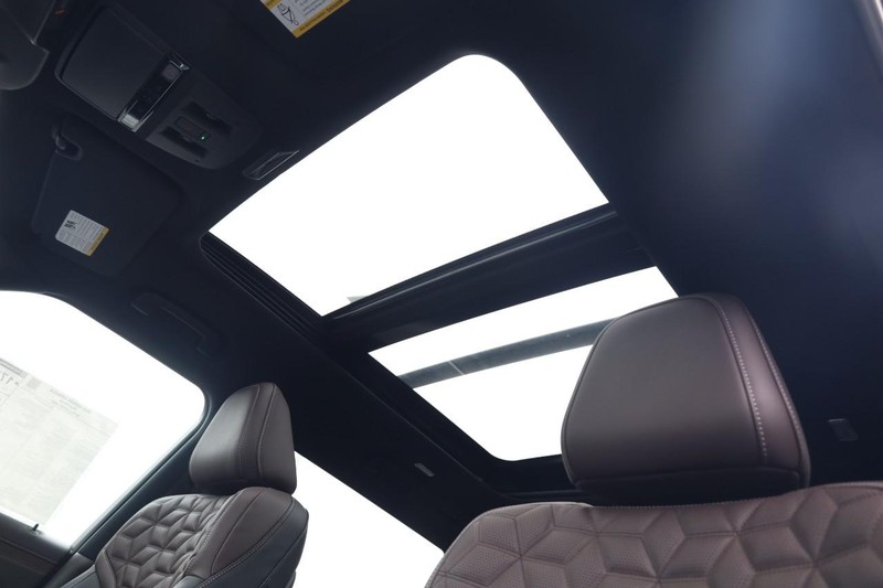 Nissan Armada Vehicle Image 21