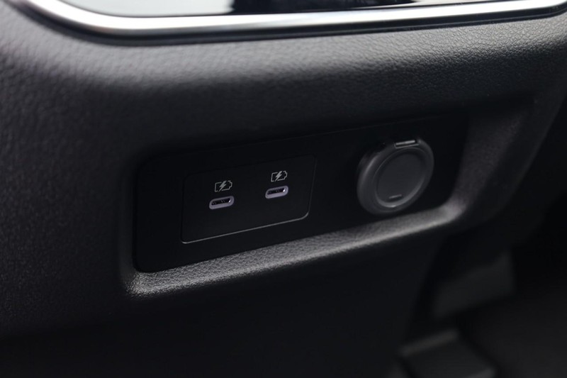 Nissan Armada Vehicle Image 24