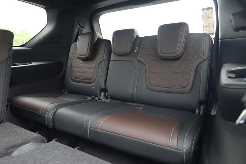 Nissan Armada Vehicle Image 25
