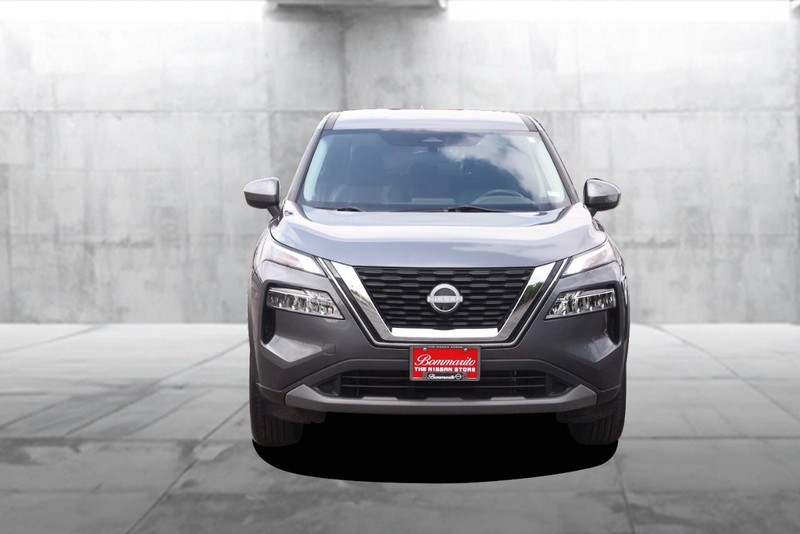 Nissan Rogue Vehicle Image 04