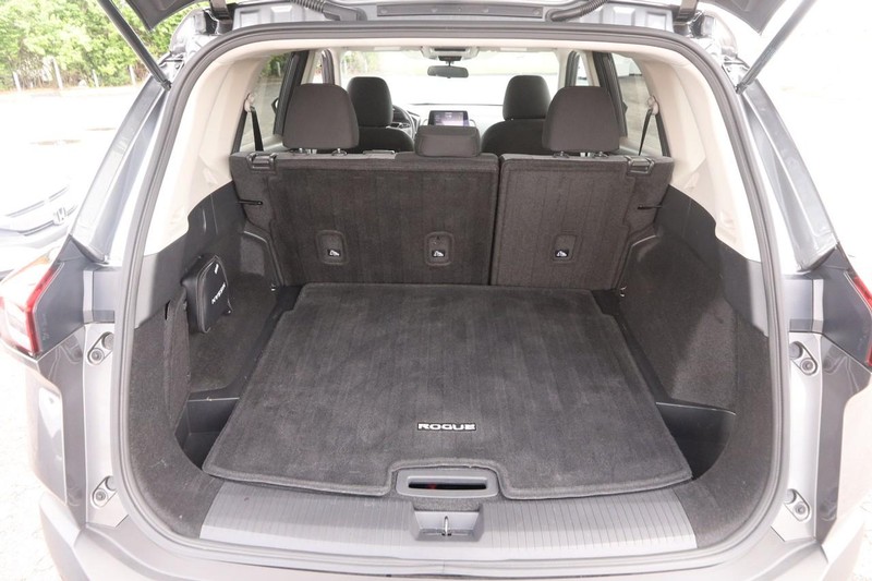 Nissan Rogue Vehicle Image 07