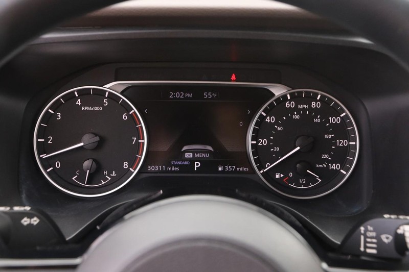 Nissan Rogue Vehicle Image 13