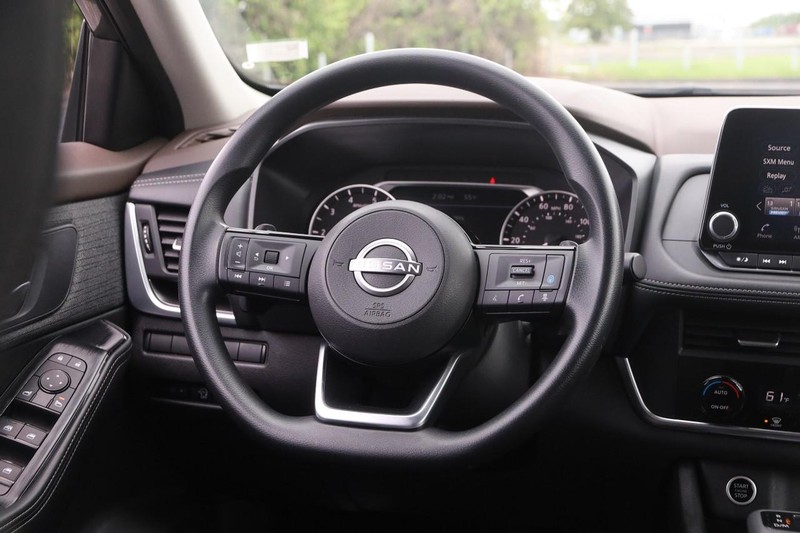 Nissan Rogue Vehicle Image 22