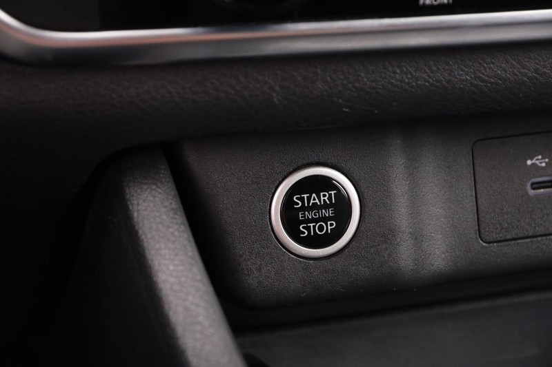 Nissan Rogue Vehicle Image 37