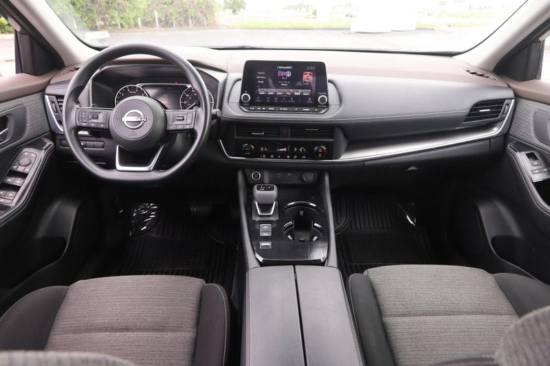 Nissan Rogue Vehicle Image 43