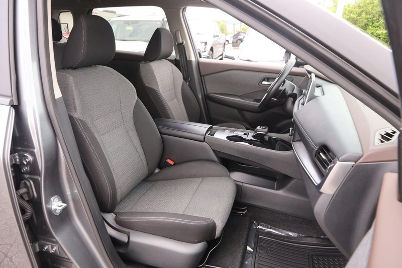 Nissan Rogue Vehicle Image 48