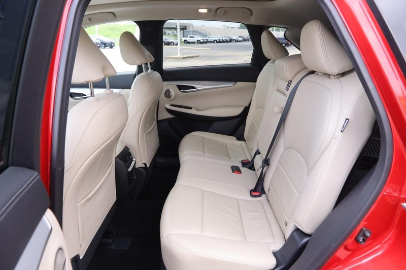 INFINITI QX50 Vehicle Image 11