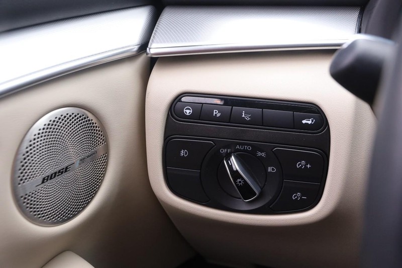 INFINITI QX50 Vehicle Image 21