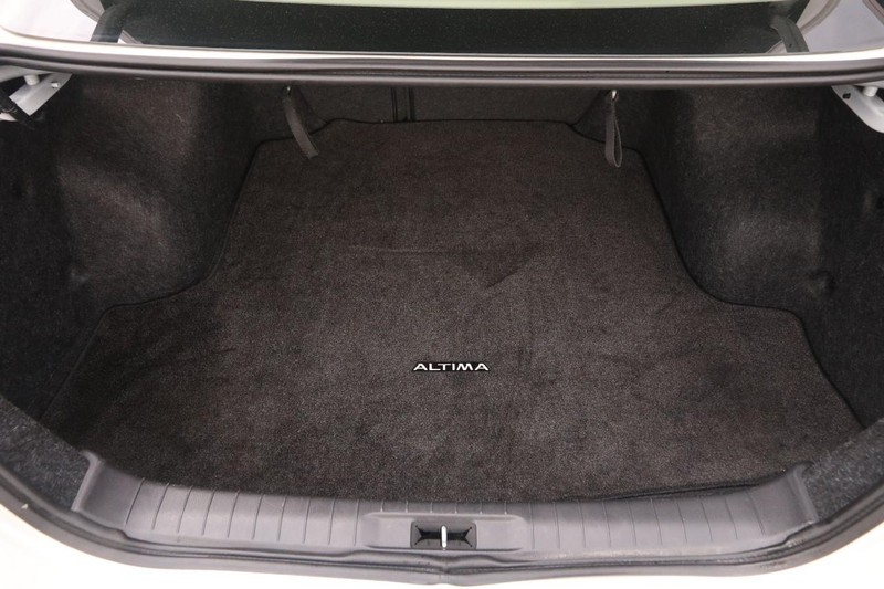 Nissan Altima Vehicle Image 07