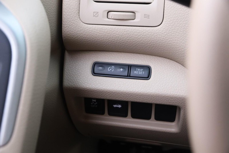 Nissan Altima Vehicle Image 18