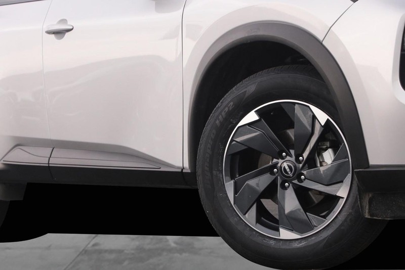 Nissan Rogue Vehicle Image 03