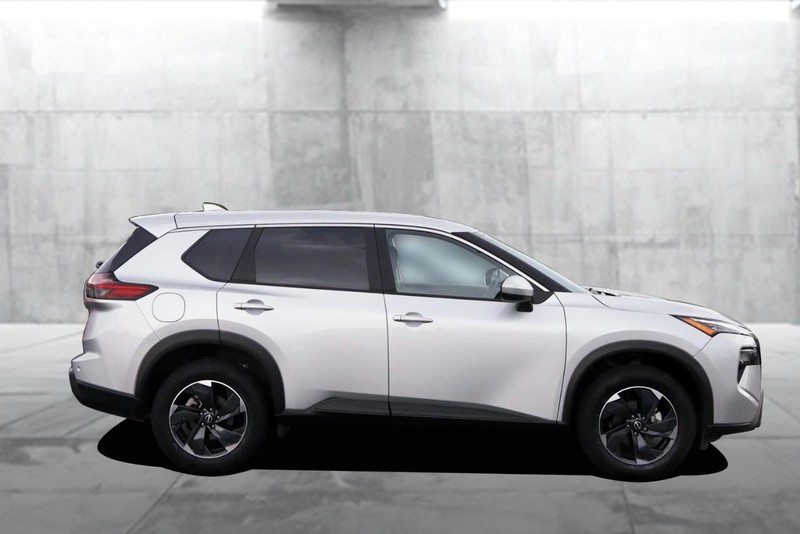 Nissan Rogue Vehicle Image 05