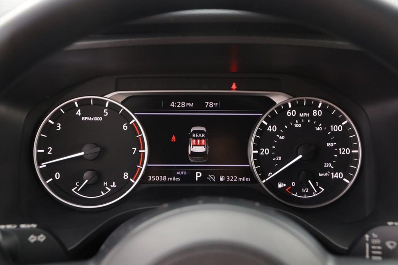 Nissan Rogue Vehicle Image 14