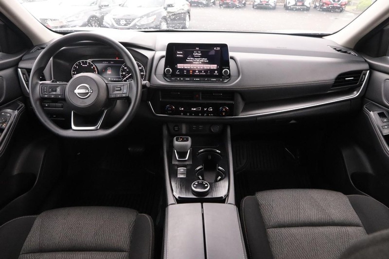 Nissan Rogue Vehicle Image 20