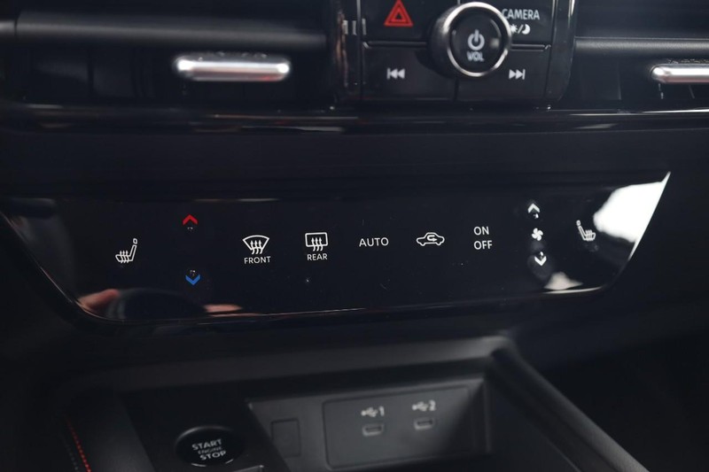 Nissan Kicks Vehicle Image 15