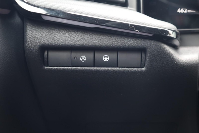 Nissan Kicks Vehicle Image 18