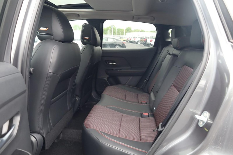 Nissan Kicks Vehicle Image 23