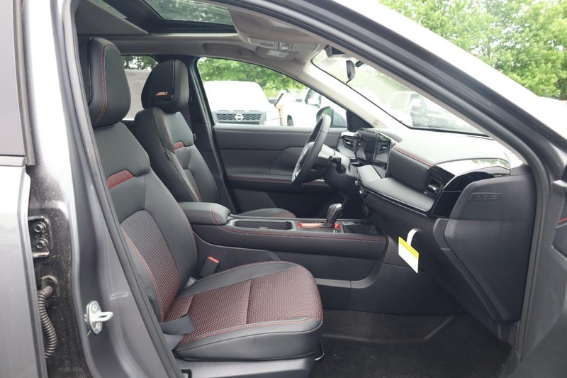 Nissan Kicks Vehicle Image 27
