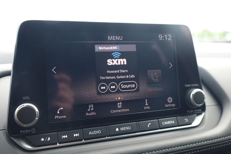 Nissan Rogue Vehicle Image 12