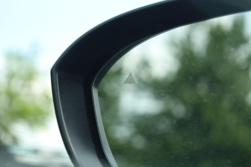 Nissan Rogue Vehicle Image 19
