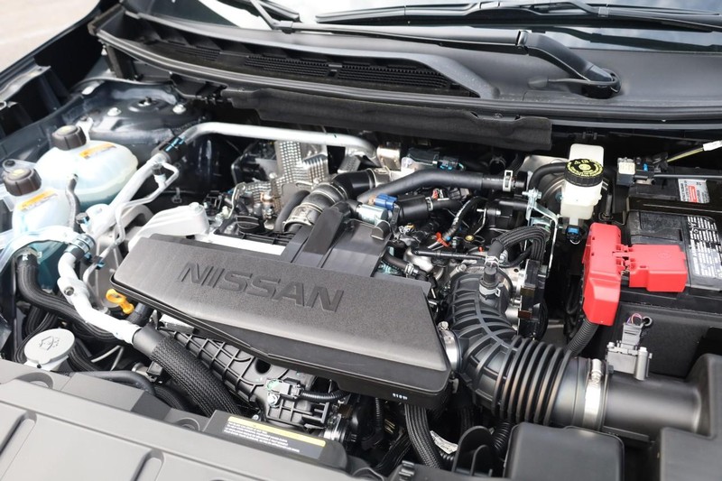 Nissan Rogue Vehicle Image 25
