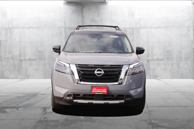 Nissan Pathfinder Vehicle Image 04