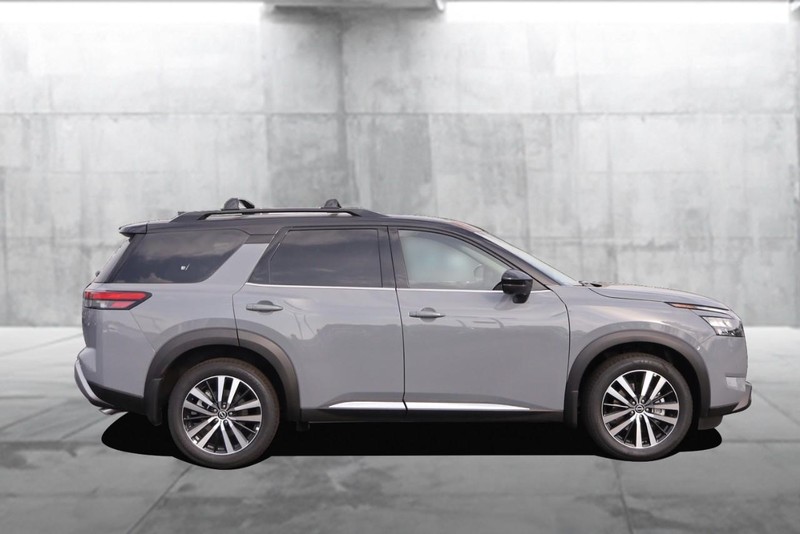 Nissan Pathfinder Vehicle Image 05