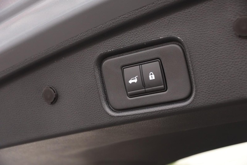Nissan Pathfinder Vehicle Image 09