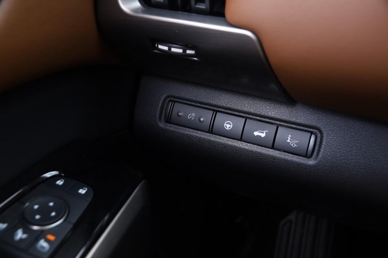Nissan Pathfinder Vehicle Image 23